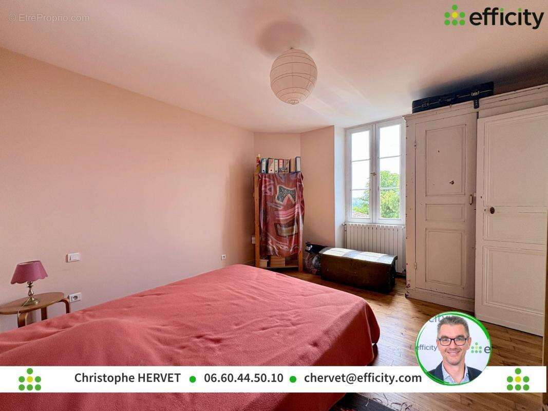 Maison 210 m² à Vindelle  - photo 17