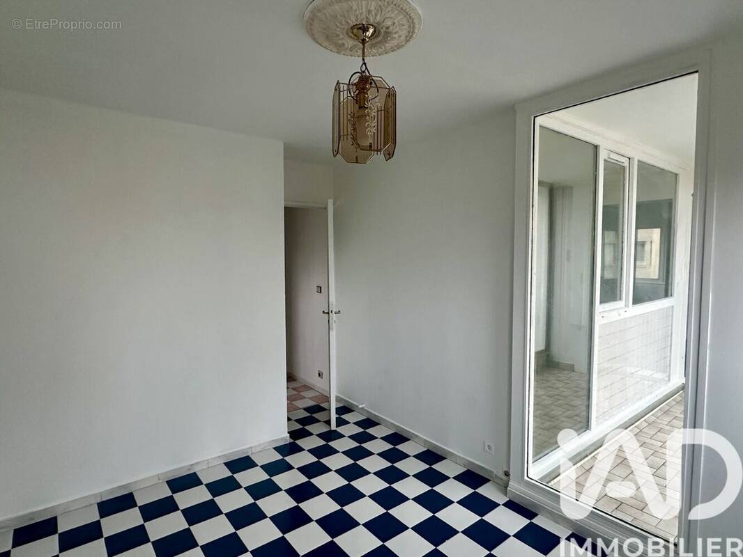 Photo 1 - Appartement à LA COURNEUVE