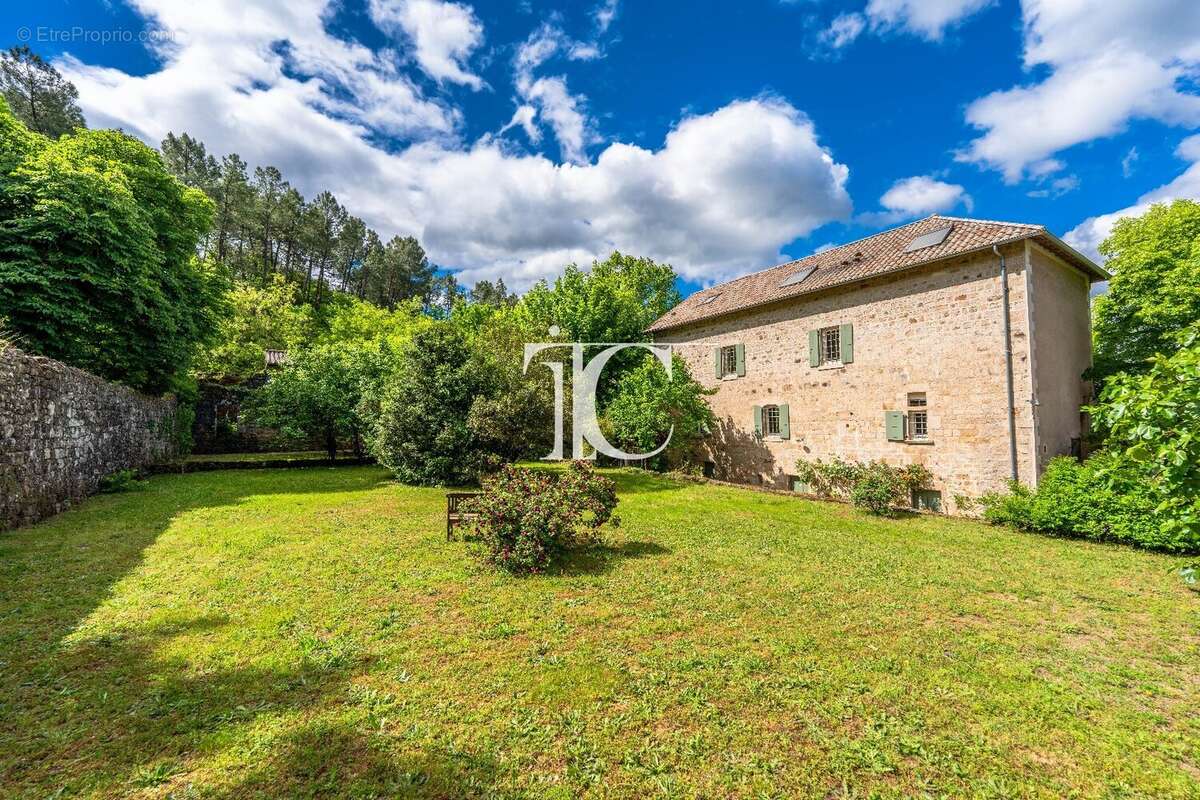 Maison à VINEZAC