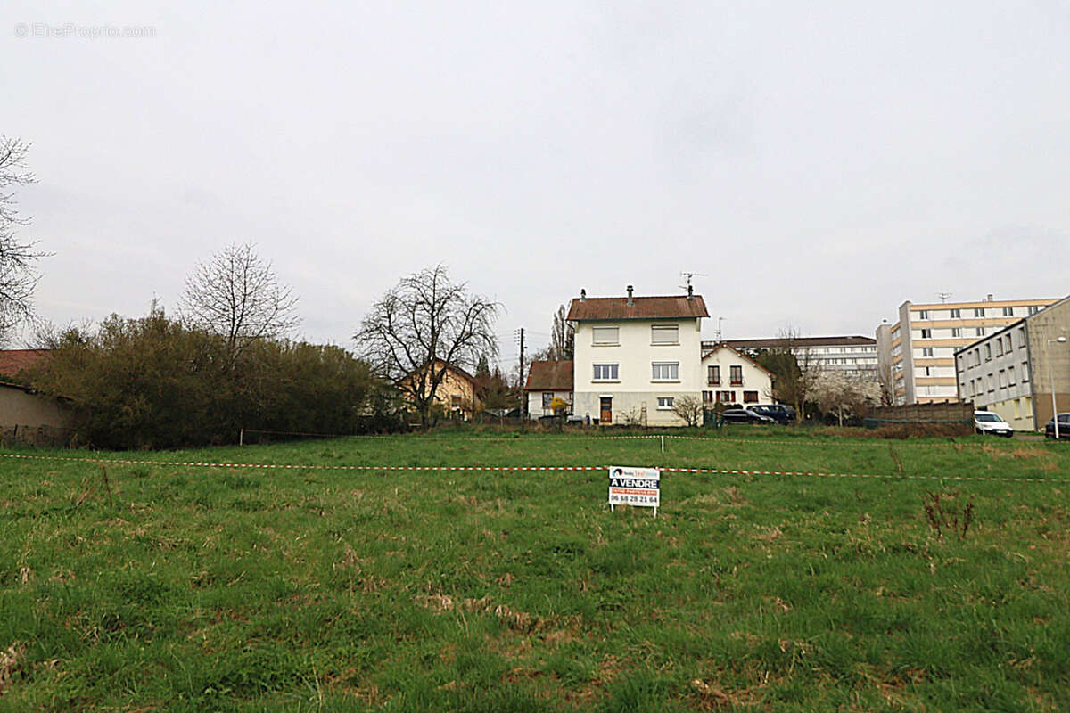 Terrain à HERICOURT