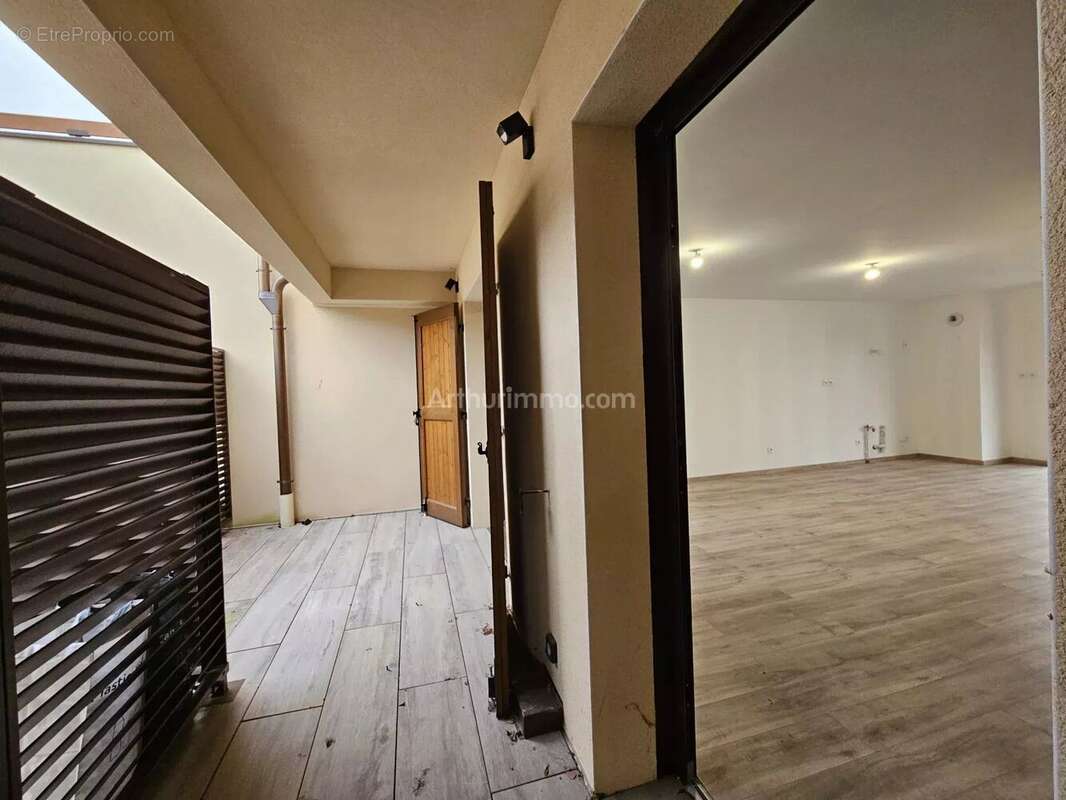 Appartement à MORESTEL