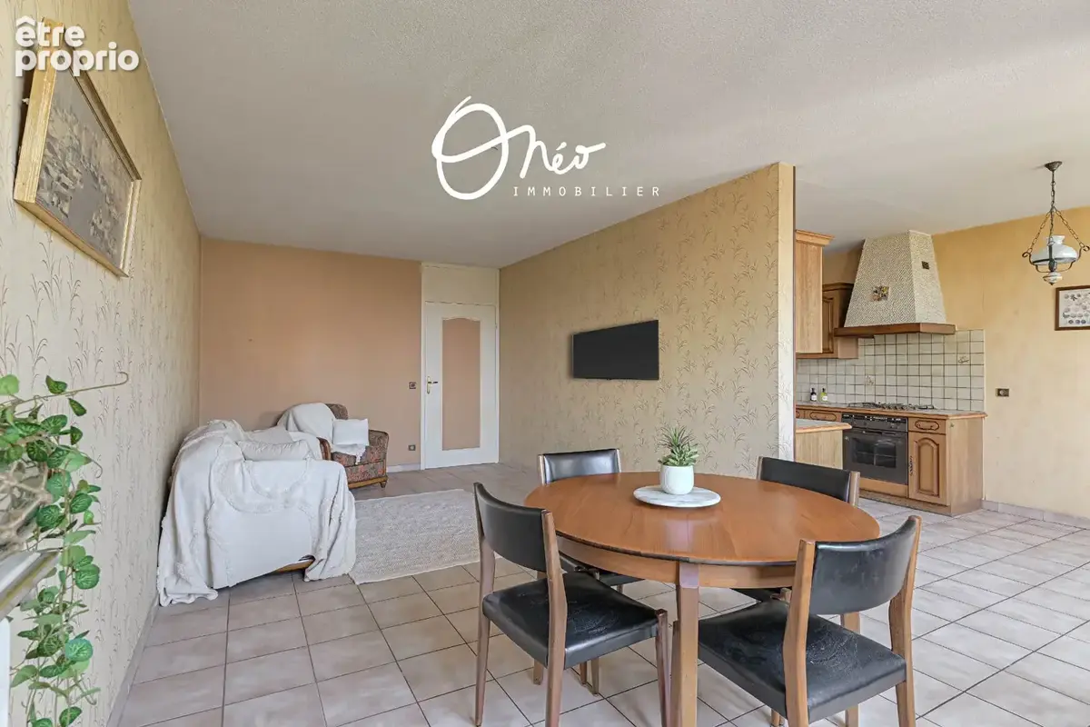 Appartement à LYON-8E