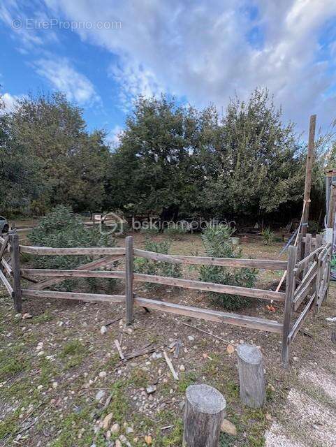 Terrain à PEZILLA-LA-RIVIERE