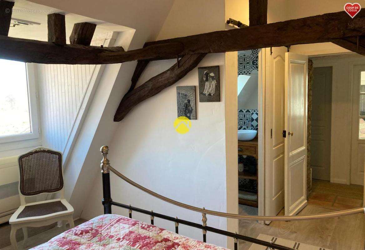Maison à MAUZAC-ET-GRAND-CASTANG