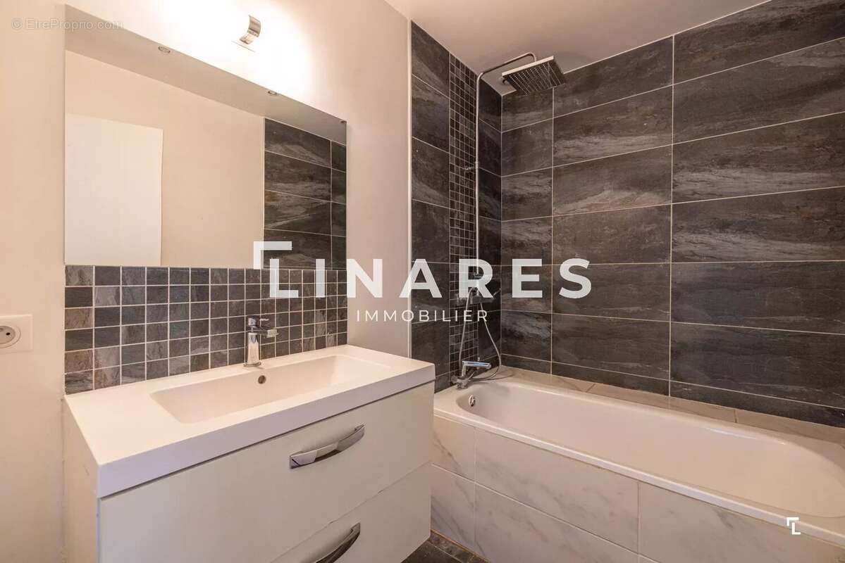 Appartement à MARSEILLE-9E