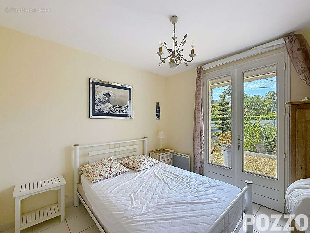 Maison Jullouville 4 pièce(s) 100 m2 300 m de la mer au calme - photo 13