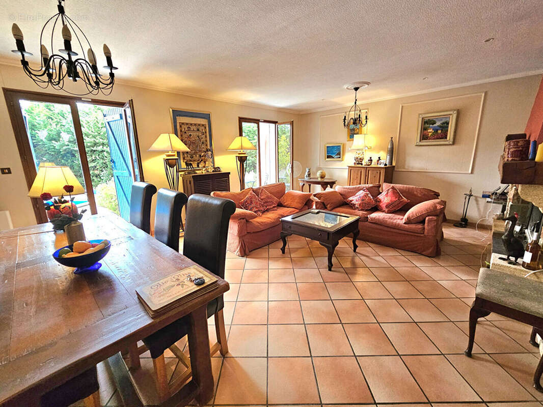 Maison à VILLEMOUSTAUSSOU