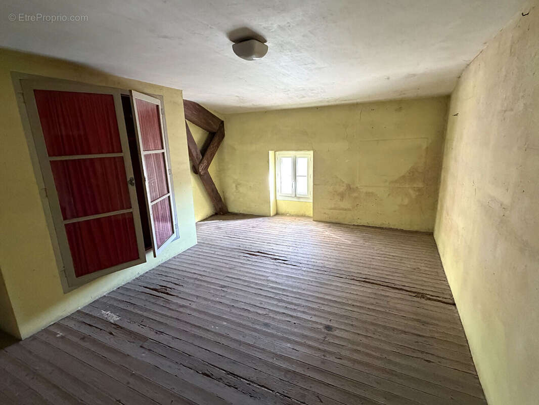 Appartement à LABRUGUIERE