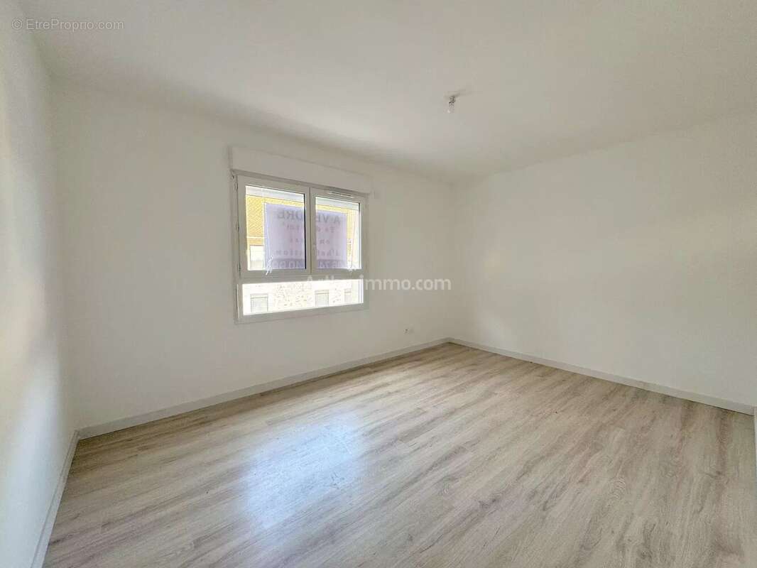 Maison à VEZERONCE-CURTIN