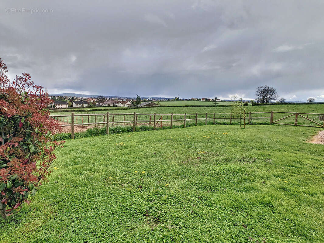 Maison à SAINT-BERAIN-SOUS-SANVIGNES