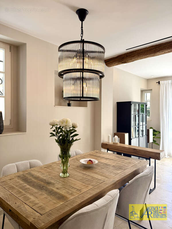 Maison avec Jardin dans le VIEIL ANTIBES - photo 4