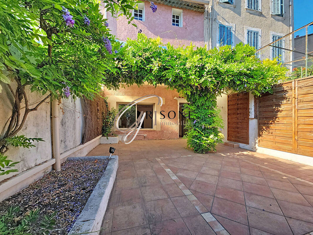 Maison à SIX-FOURS-LES-PLAGES