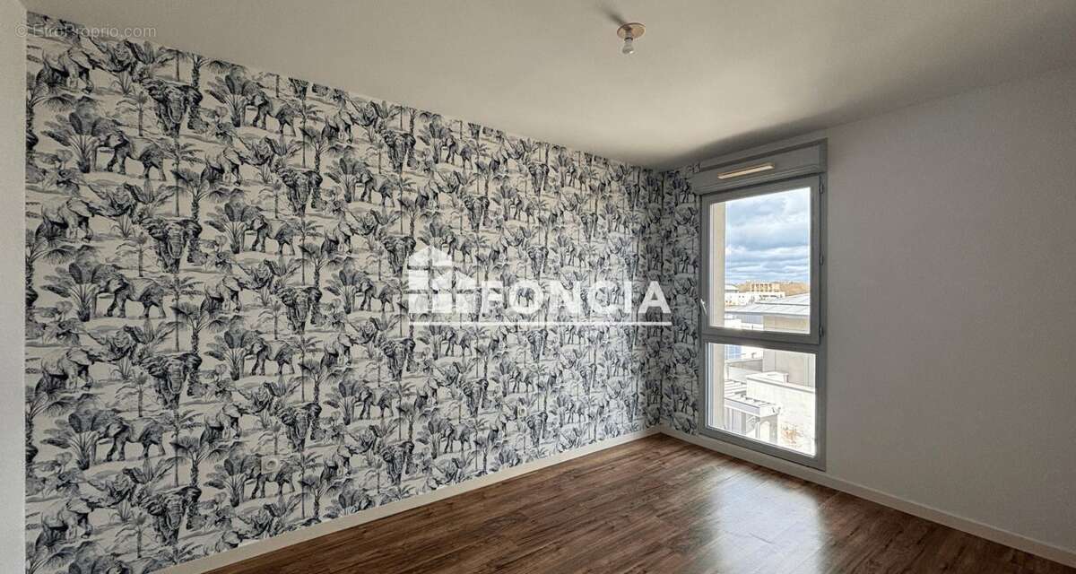 Appartement à AVRILLE