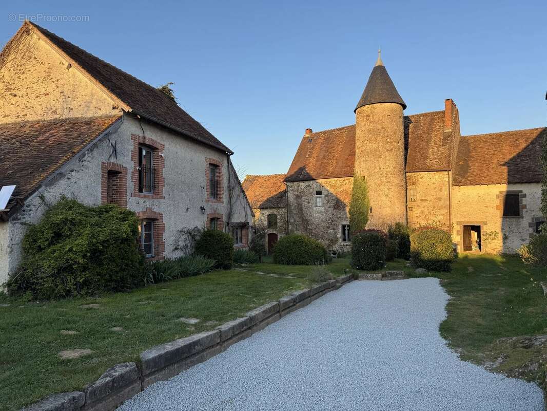 Une occasion rare d'acquérir un château-forteresse unique en son genre, situé au cœur de la Vienne - photo 22