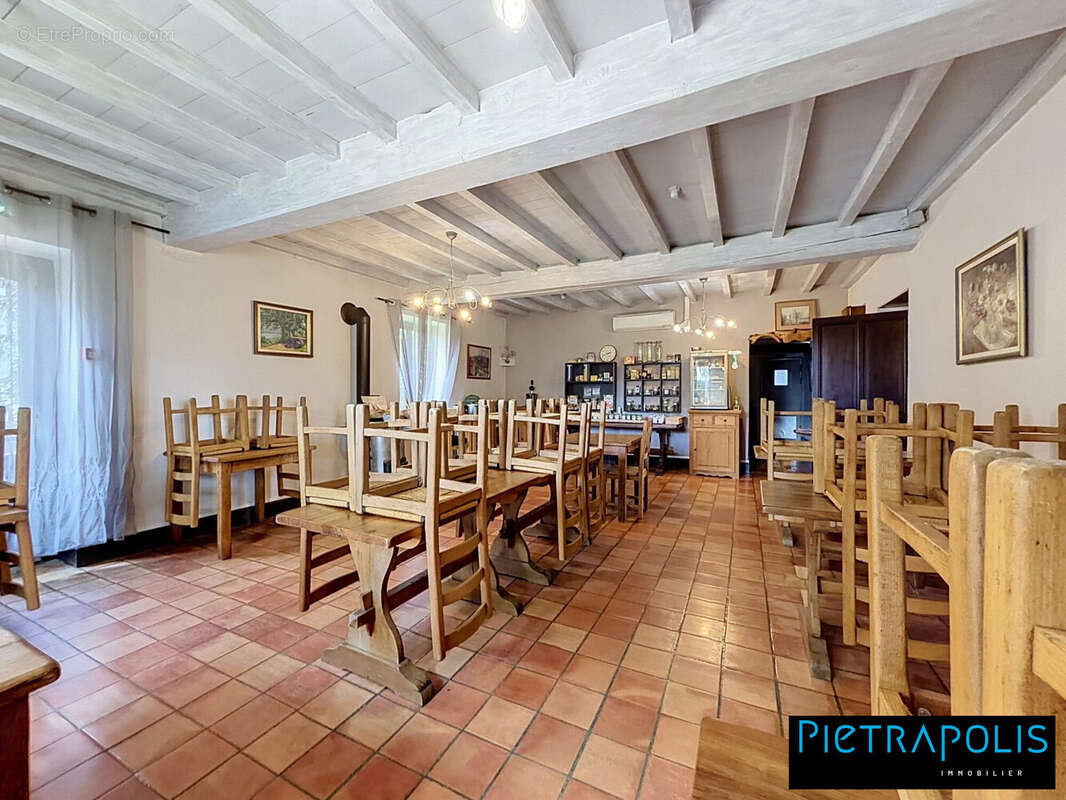 Maison 220 m² à Amberieux-En-Dombes  - photo 2