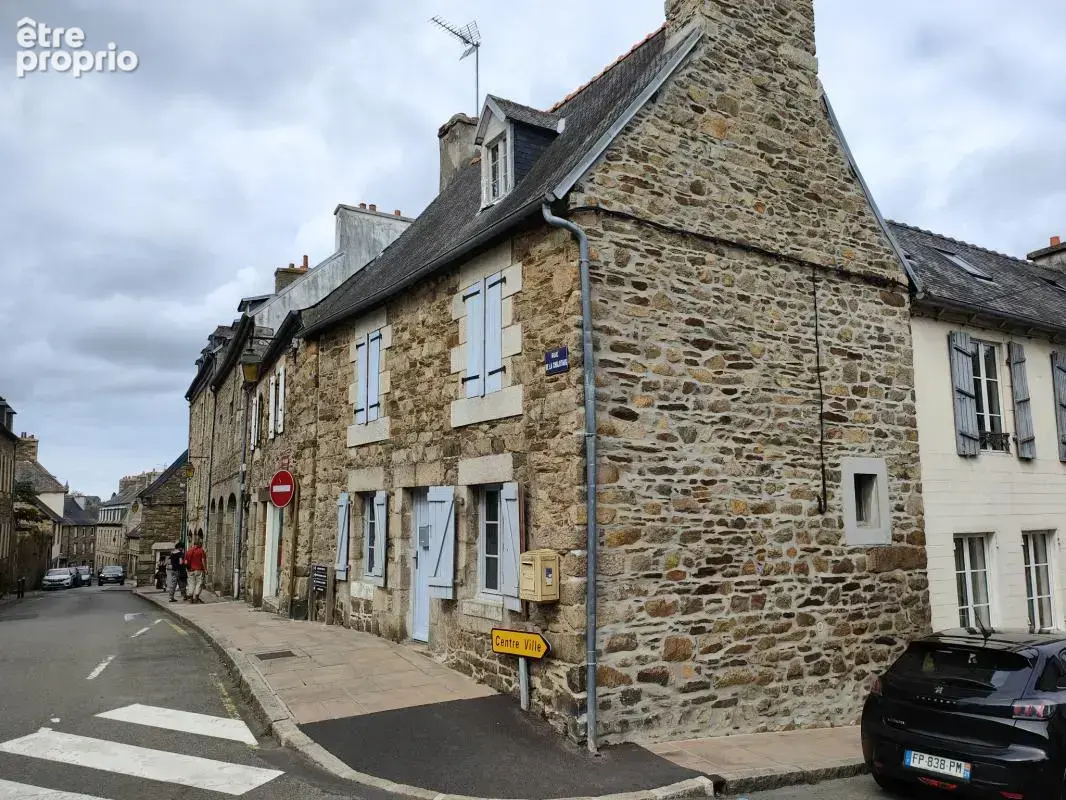 TRÉGUIER   Maison de bourg avec fort potentiel, à deux pas d - photo 2