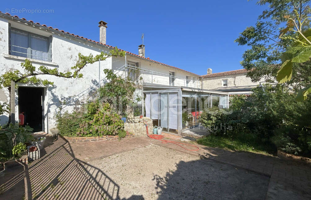 Maison à SAINT-JUST-LUZAC