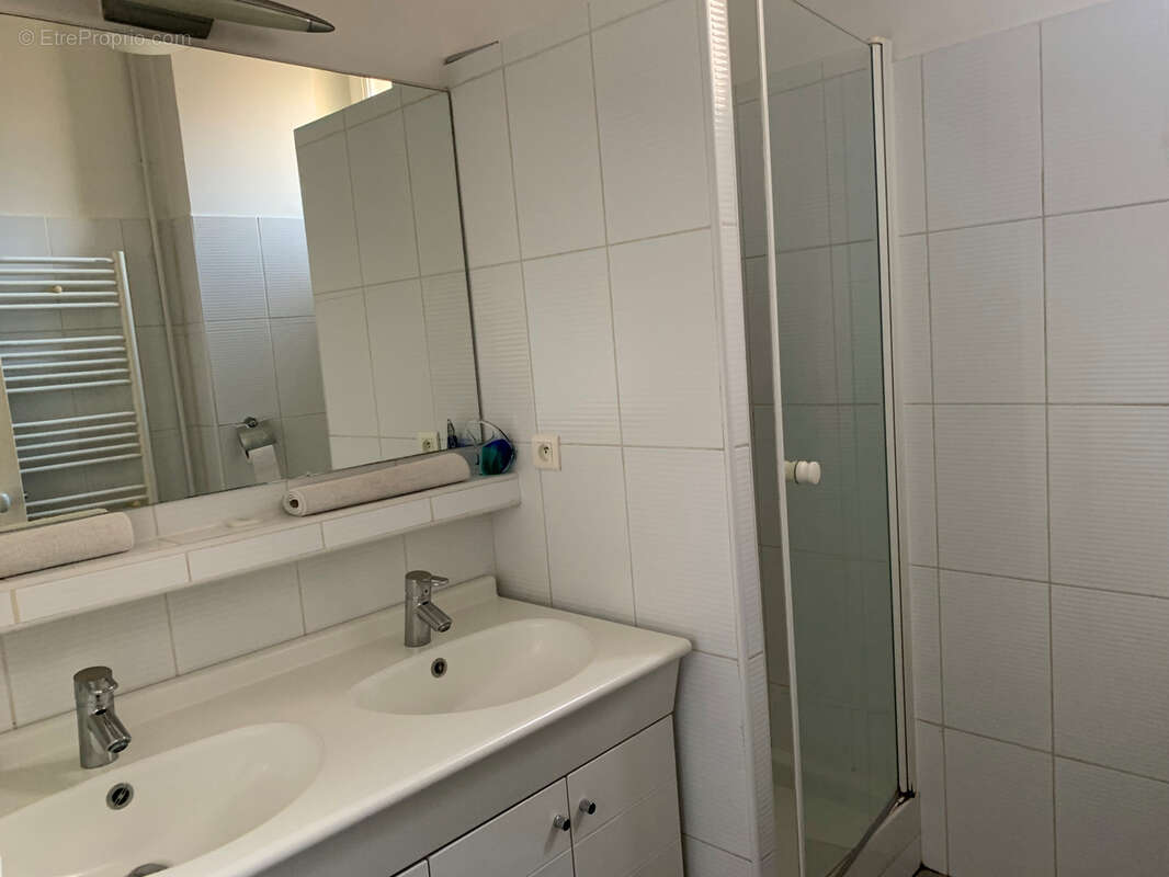 Appartement à MARSEILLE-5E