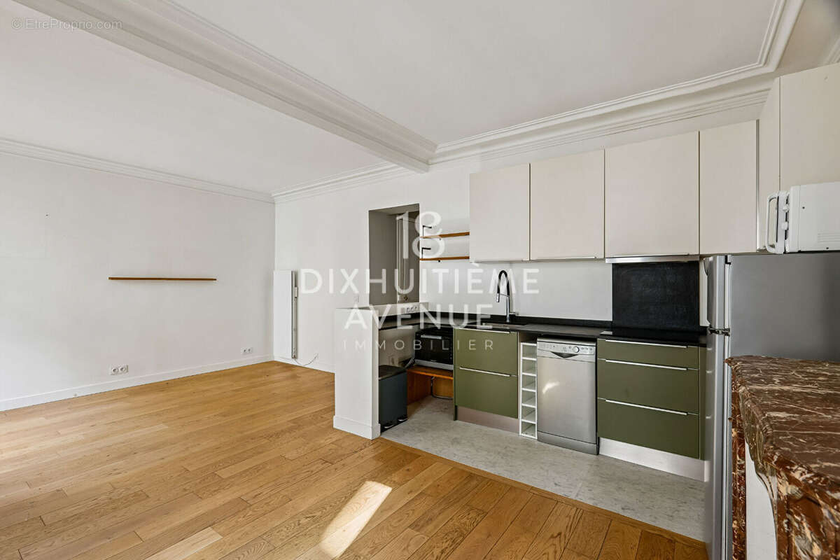 Rue de Clignancourt, 2ème étage, 3 pièces 59m² - photo 4