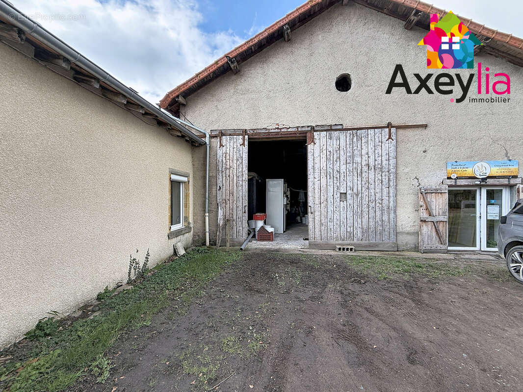 Maison à SAINT-ROMAIN-LA-MOTTE