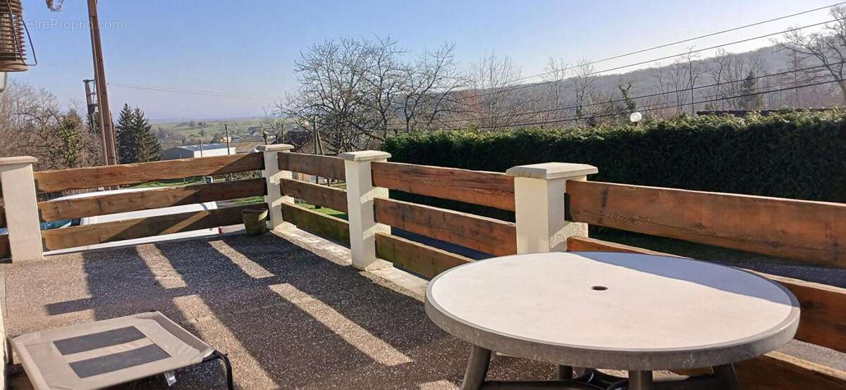 Maison à DAMBENOIT-LES-COLOMBE