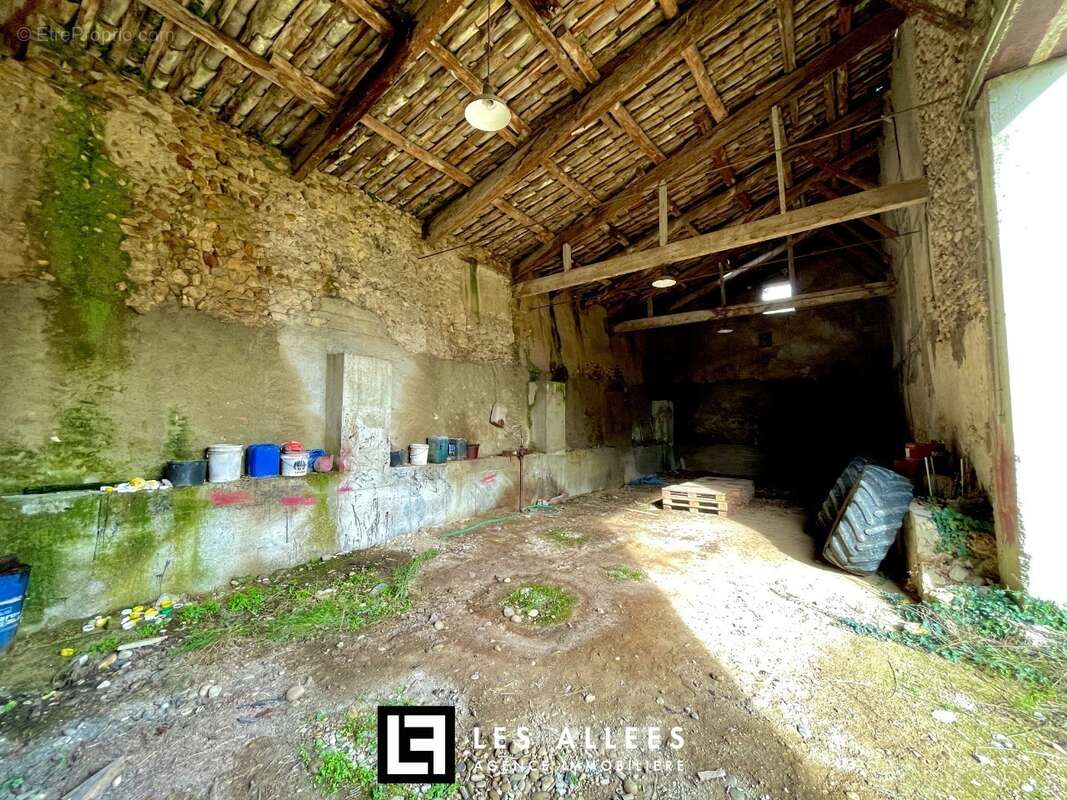 Maison à LES GRANGES-GONTARDES