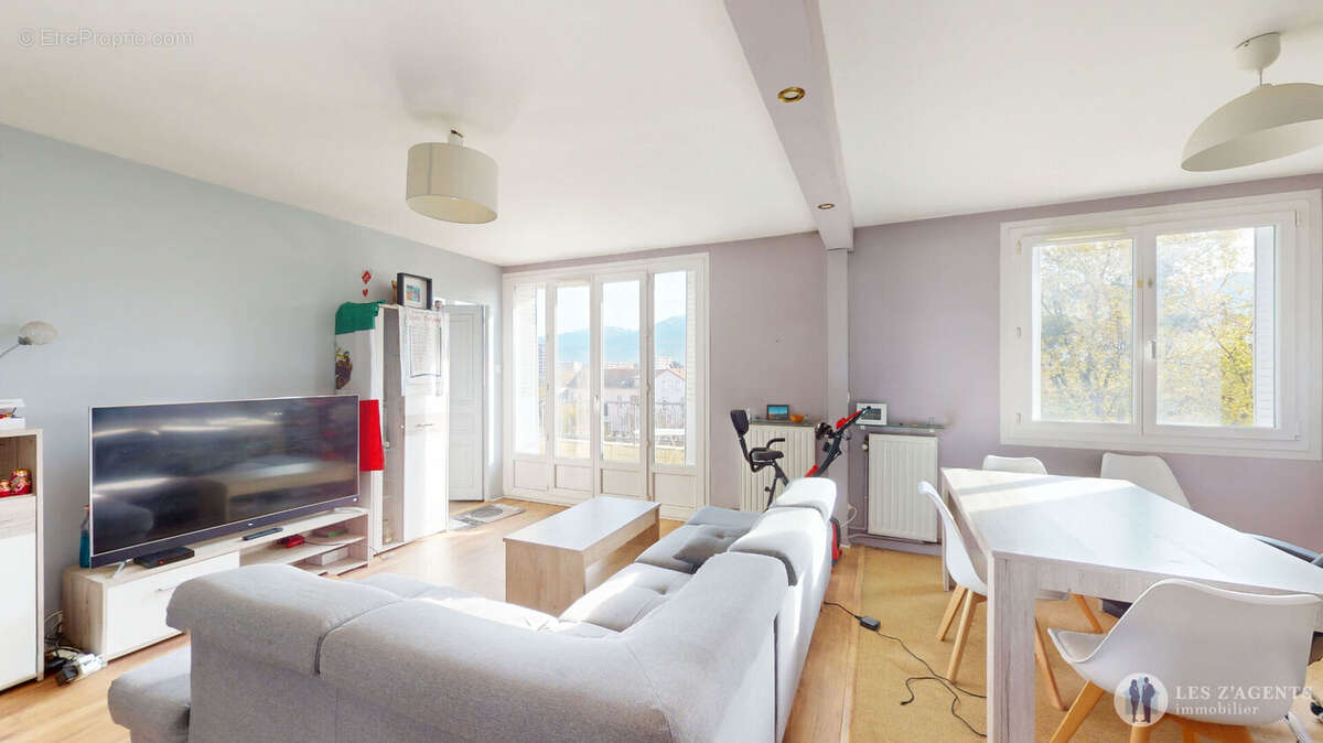 Appartement à SAINT-MARTIN-D'HERES