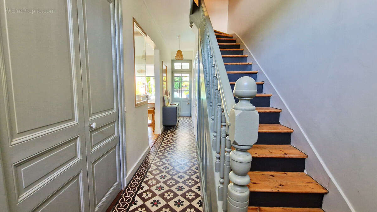 Maison familiale rénovée - quartier la genette - 3/4 chambres - piscine et box - photo 7