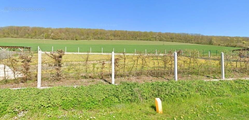 Photo Terrain à Les Andelys au prix de 70 000€