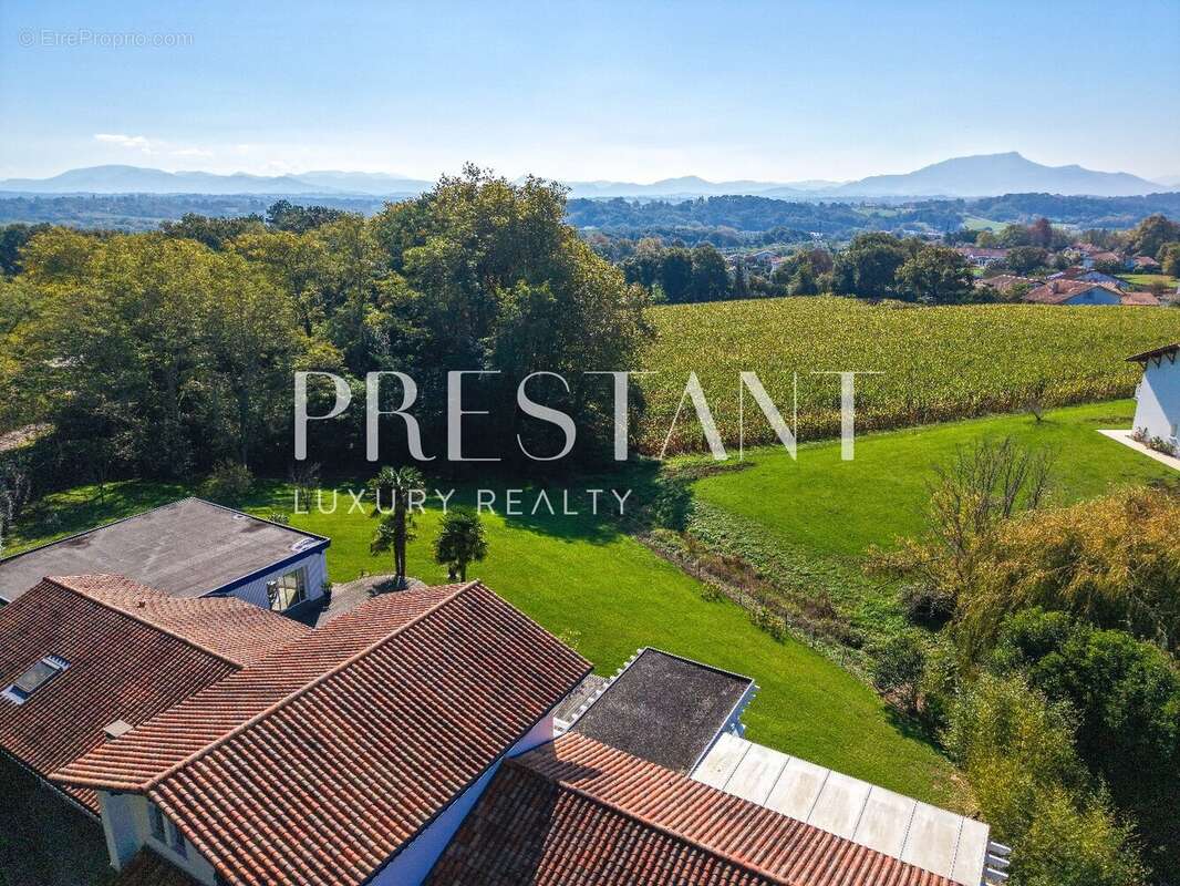 Bidart  Maison contemporaine avec piscine et vue montagne - photo 20