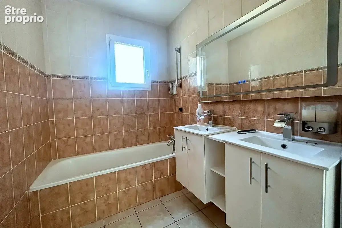 Villa type 4 sur 387 m² de terrain - photo 9