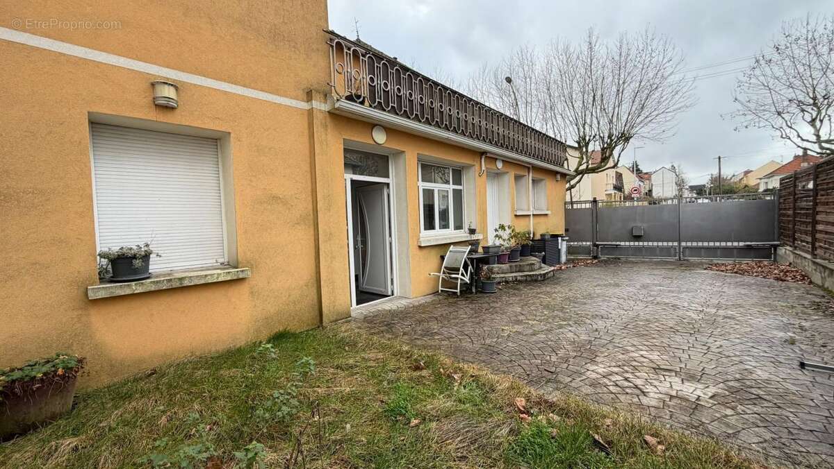 Maison à NEUILLY-PLAISANCE