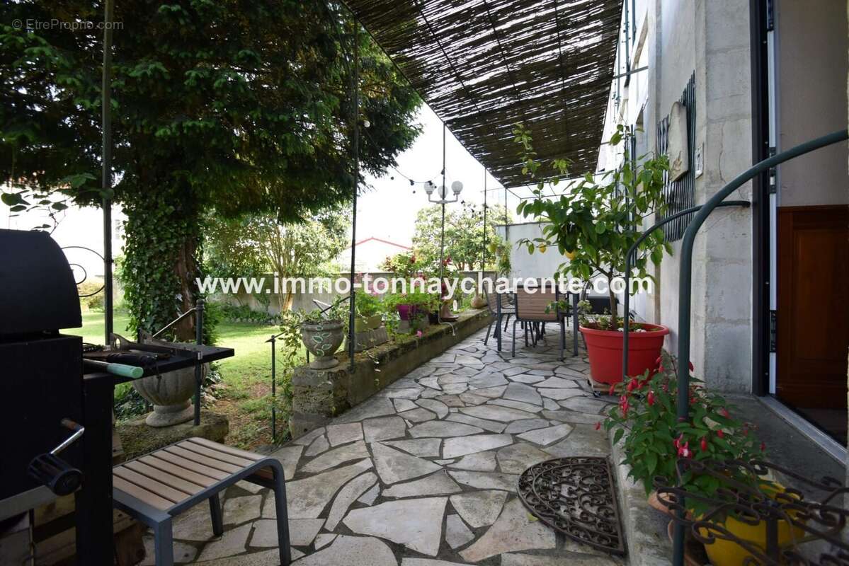 Maison à TONNAY-CHARENTE