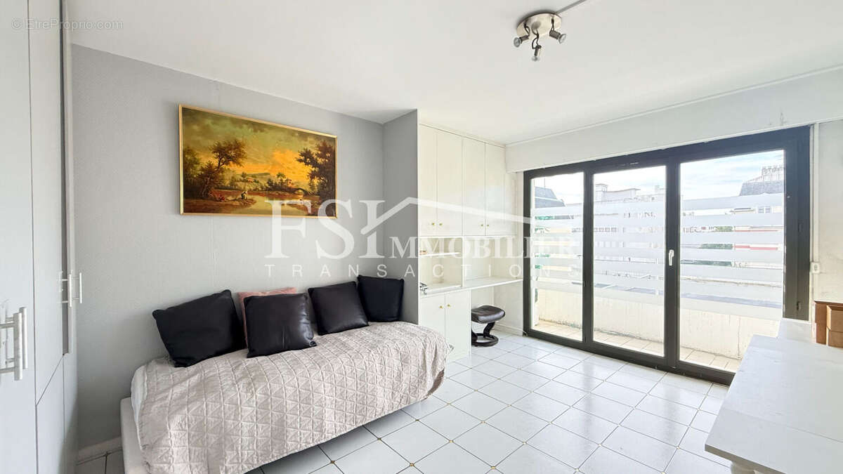 Appartement à ENGHIEN-LES-BAINS