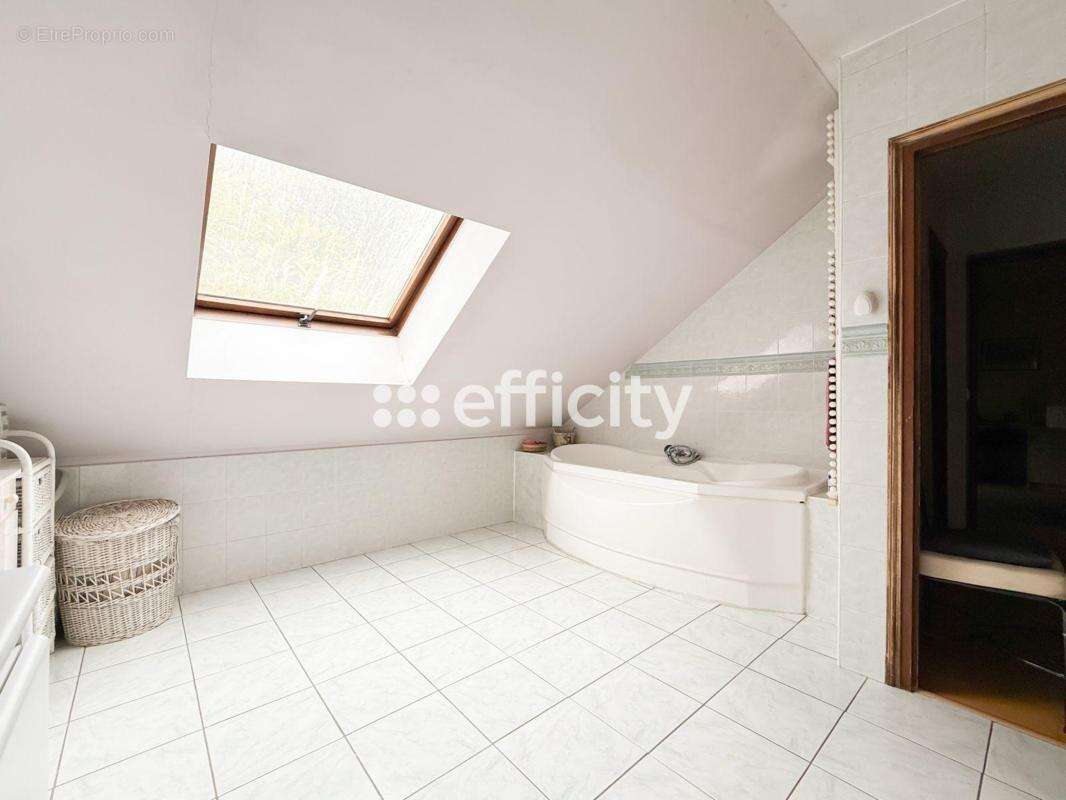Maison 155 m² à Argenteuil  - photo 5
