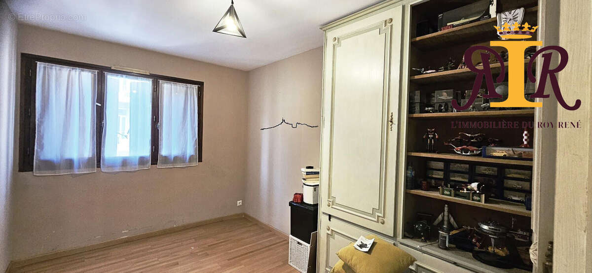 Appartement à MARSEILLE-5E