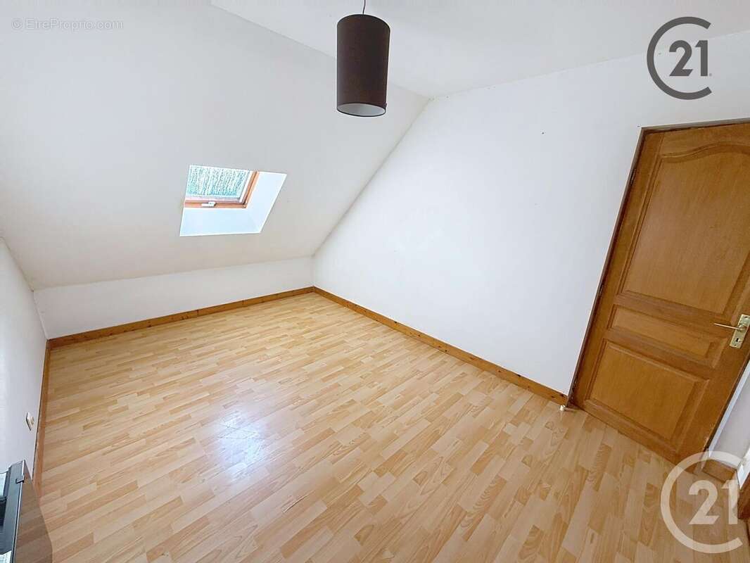 Maison à CHEMILLY-SUR-YONNE