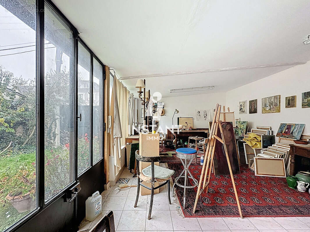 Terrain à SAINT-MAUR-DES-FOSSES