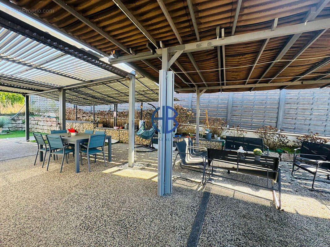 Maison à SAINT-CHEF