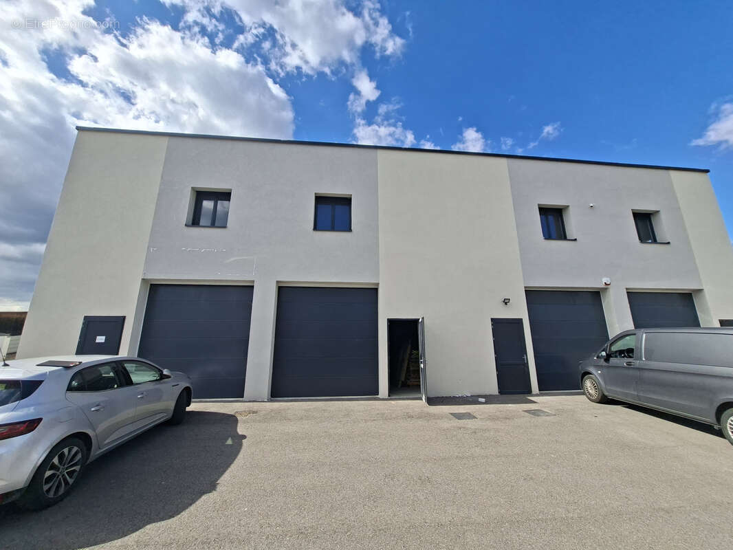 Parking à CHARNECLES