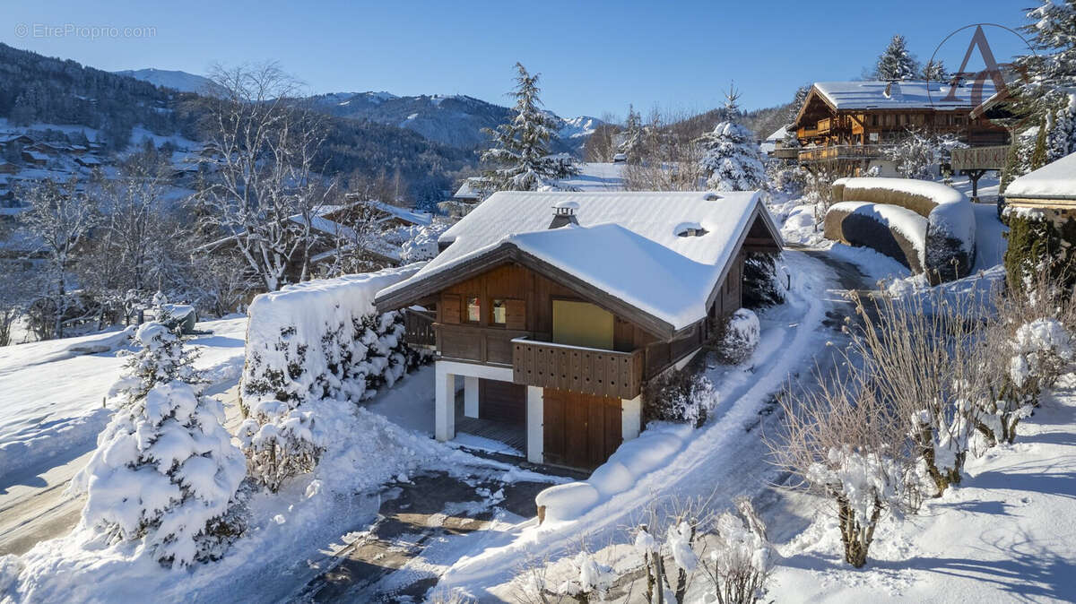 Maison à DEMI-QUARTIER