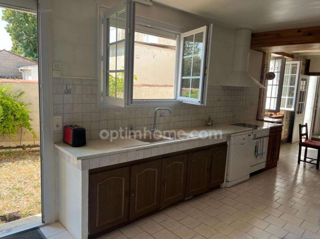 Maison de charme - 4 chambres - Beaux volumes - Garage 55m² - Mansle (16) - photo 9