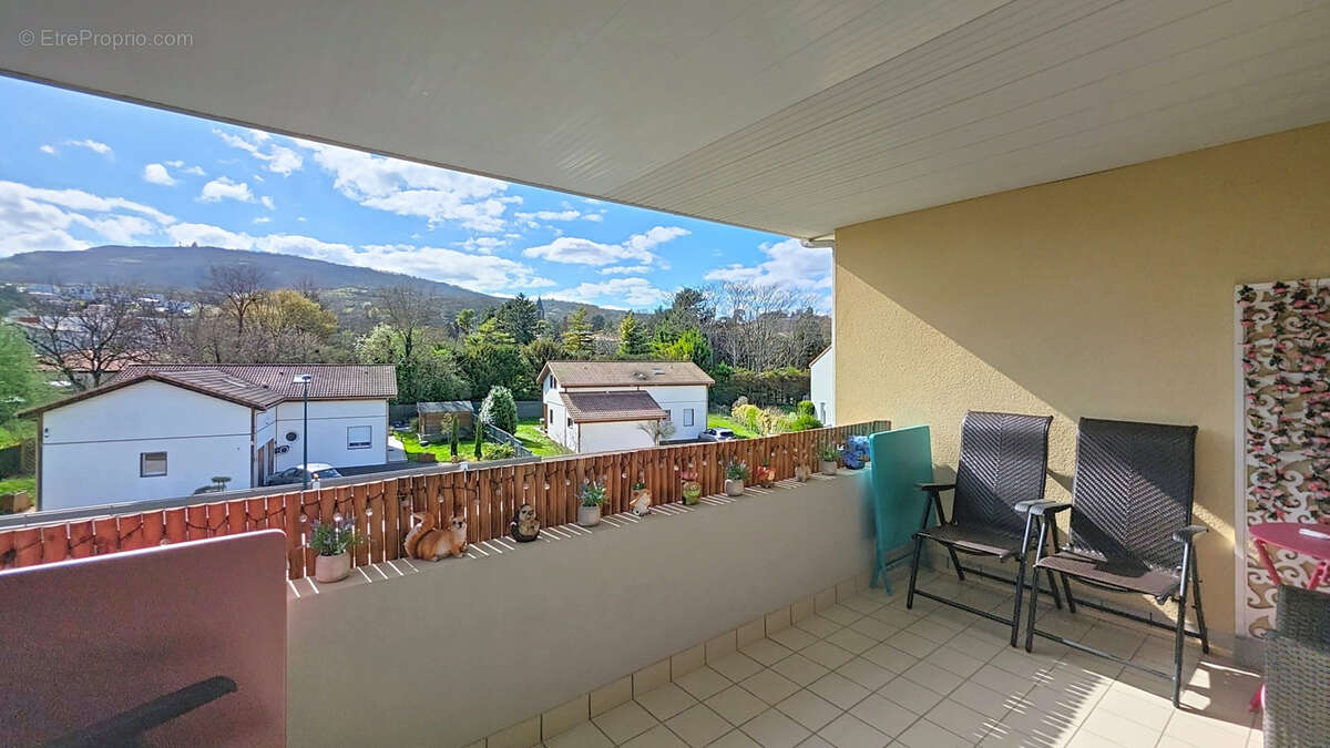 Appartement à PERIGNAT-LES-SARLIEVE
