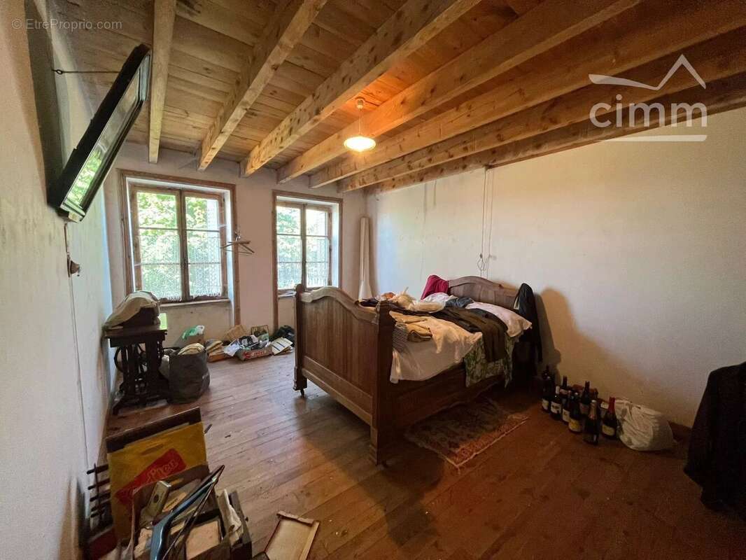 Maison à SAINT-BONNET-LE-CHATEAU