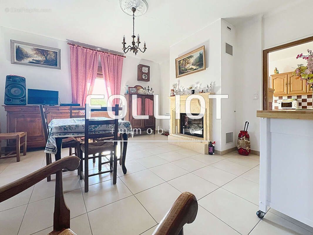 Maison à AMAYE-SUR-SEULLES