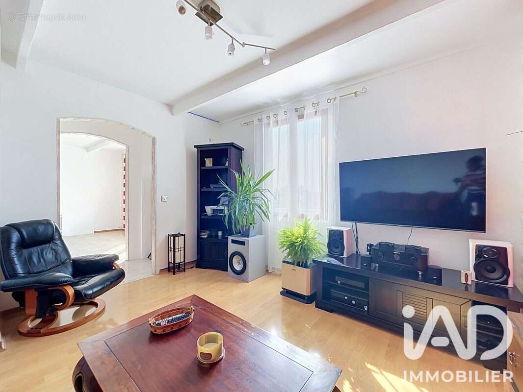 Maison 81 m² à Paron  - photo 7