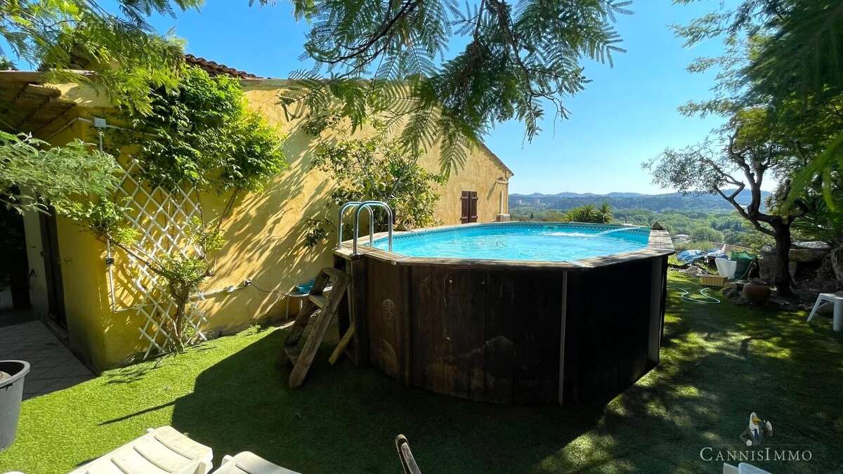 Maison à MANDELIEU-LA-NAPOULE