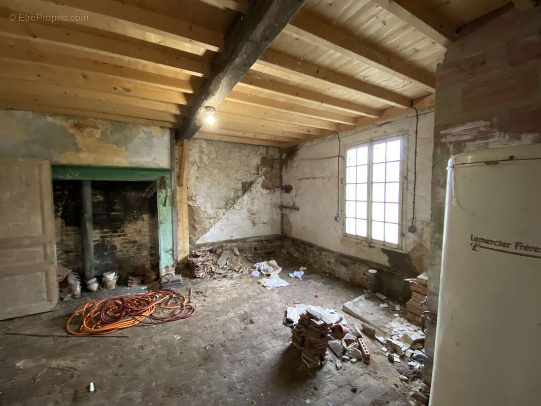 Maison à ESTREES-LES-CRECY