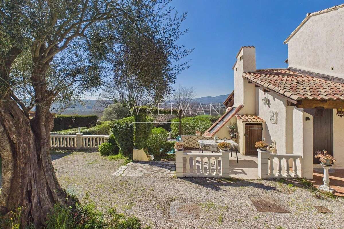 Villa à rénover avec piscine et vue panoramique  - Montauroux - photo 4