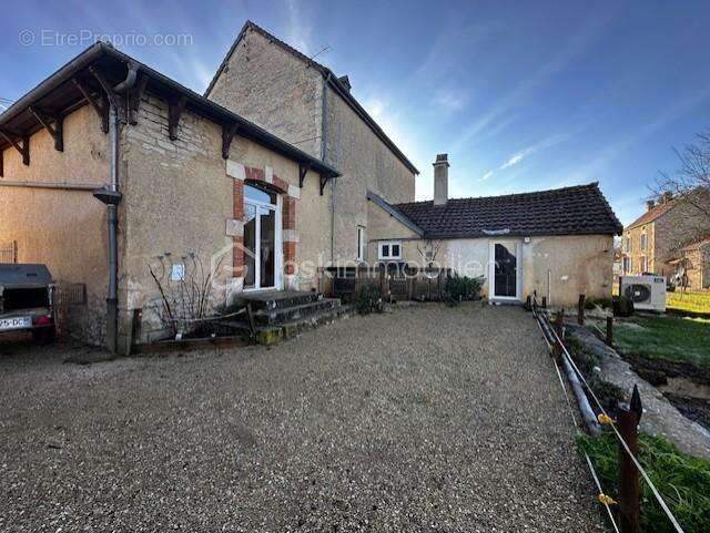 Maison de village - 121m2 - photo 2